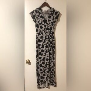 Black and white floral short sleeved dress